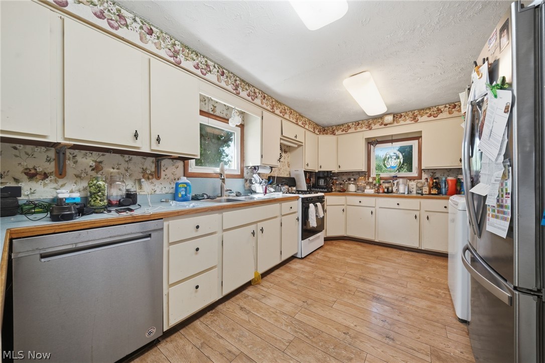 5582 S Ridge Road Madison OH 44057