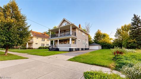 1538-1540 E 204th Street Euclid OH 44117