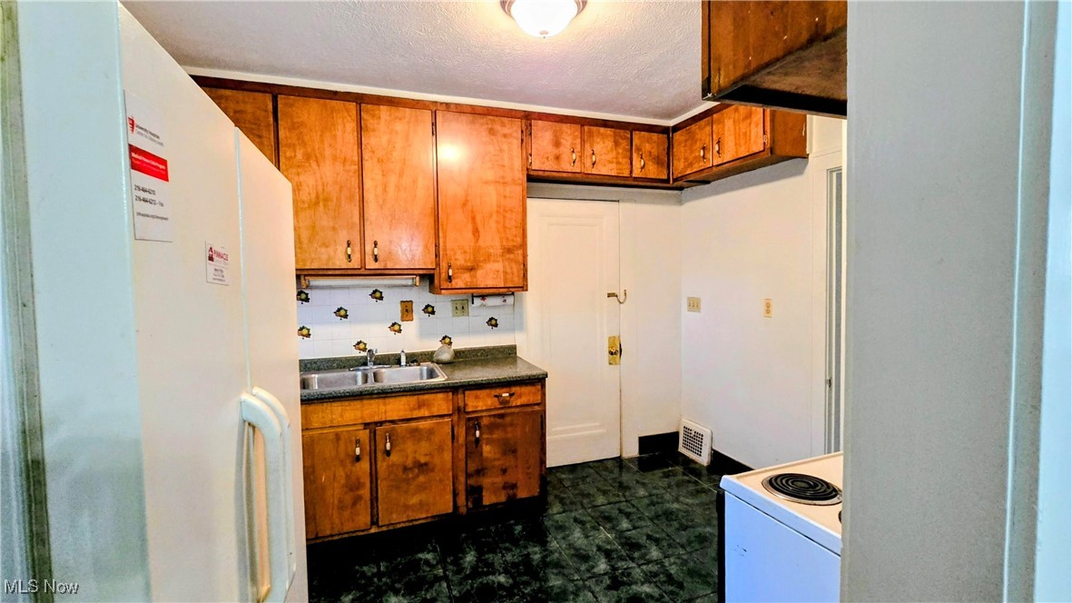 1113 E 177th Street Cleveland OH 44119