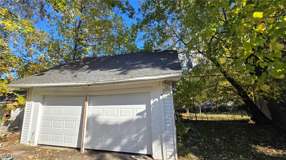 1113 E 177th Street Cleveland OH 44119