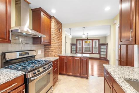 1583 Victoria Avenue Lakewood OH 44107