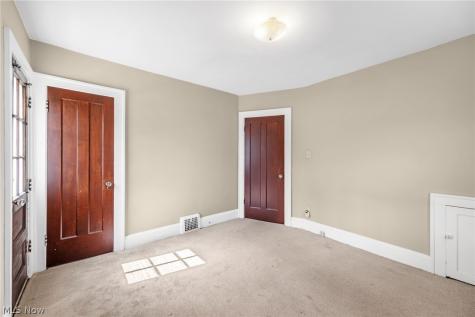 1583 Victoria Avenue Lakewood OH 44107