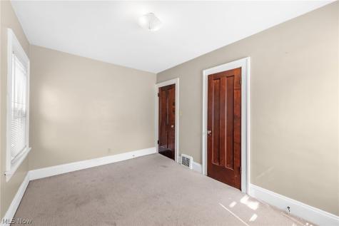 1583 Victoria Avenue Lakewood OH 44107