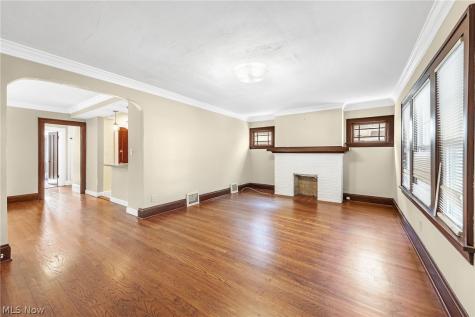 1583 Victoria Avenue Lakewood OH 44107