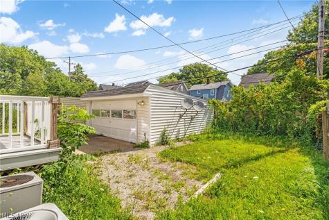 1583 Victoria Avenue Lakewood OH 44107