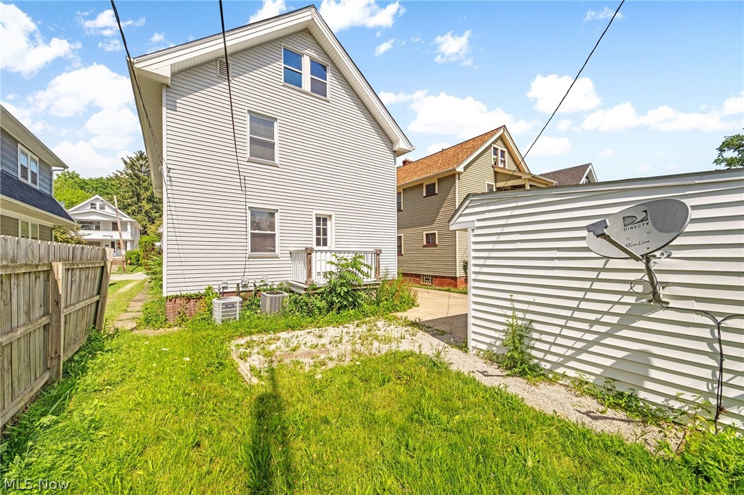 1583 Victoria Avenue Lakewood OH 44107