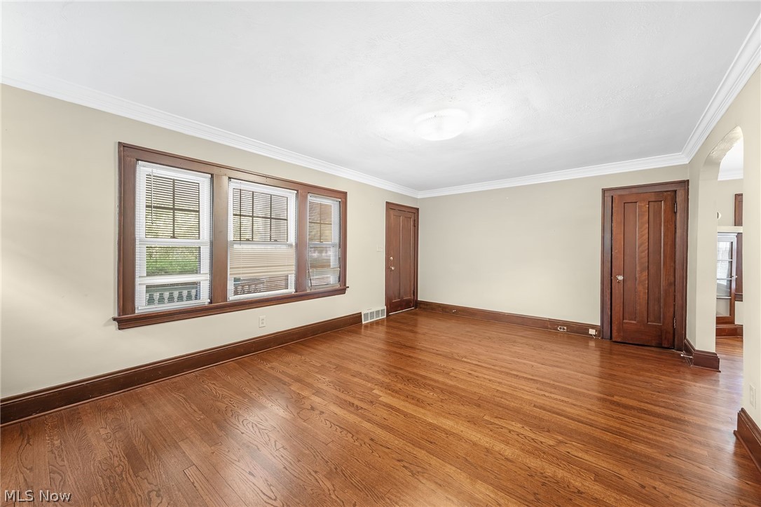 1583 Victoria Avenue Lakewood OH 44107