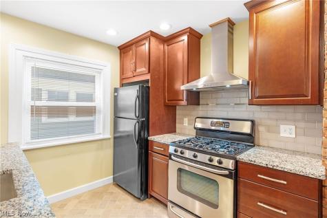 1583 Victoria Avenue Lakewood OH 44107