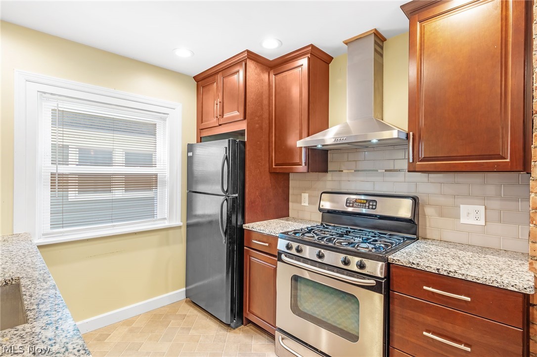 1583 Victoria Avenue Lakewood OH 44107