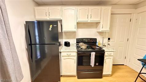 8906 Jeffries Avenue Cleveland OH 44105