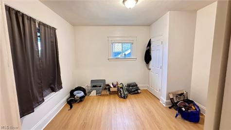 8906 Jeffries Avenue Cleveland OH 44105