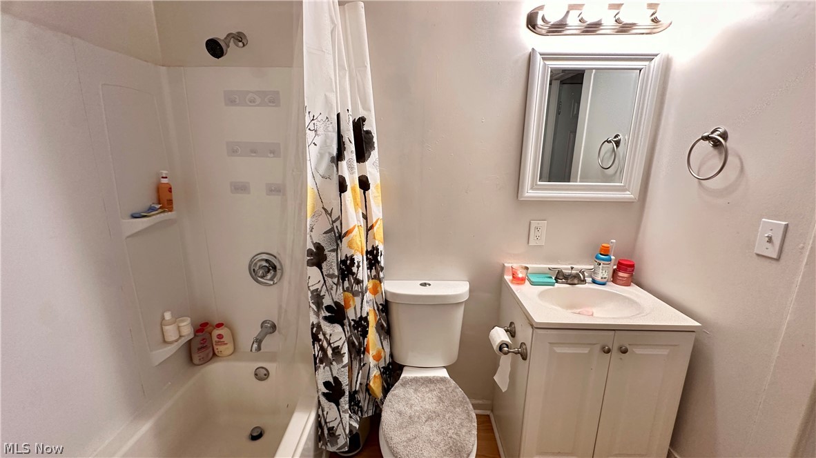 8906 Jeffries Avenue Cleveland OH 44105