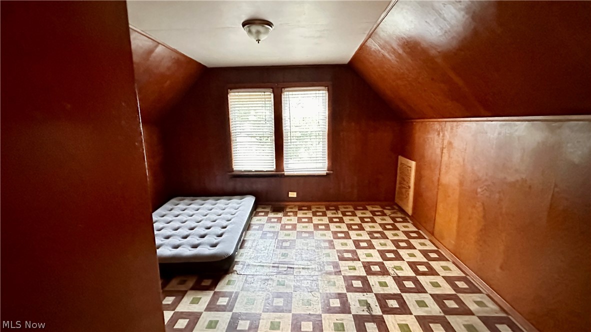 8906 Jeffries Avenue Cleveland OH 44105