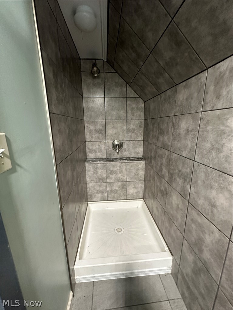 1753 Collamer Avenue Cleveland OH 44112