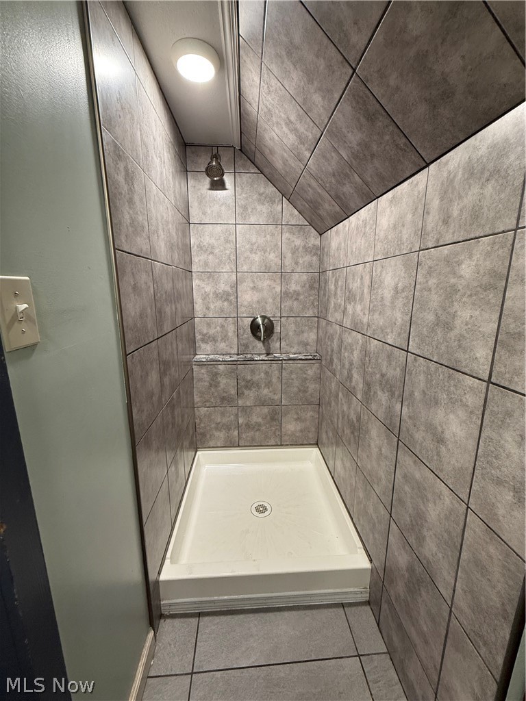 1753 Collamer Avenue Cleveland OH 44112
