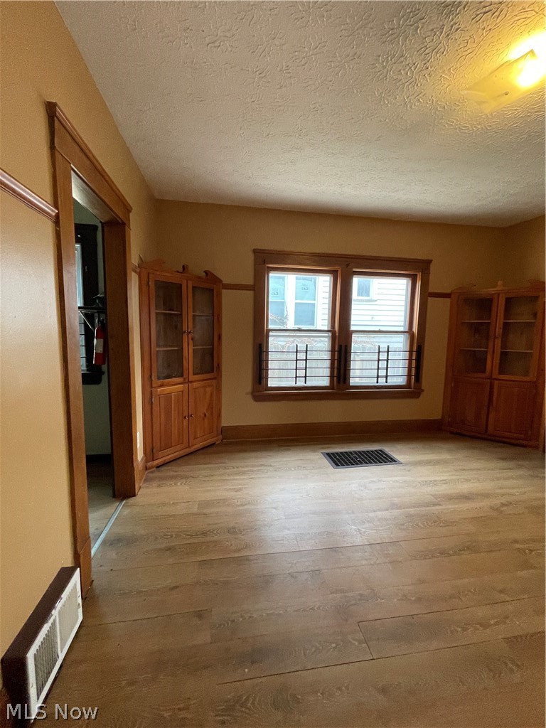 1753 Collamer Avenue Cleveland OH 44112