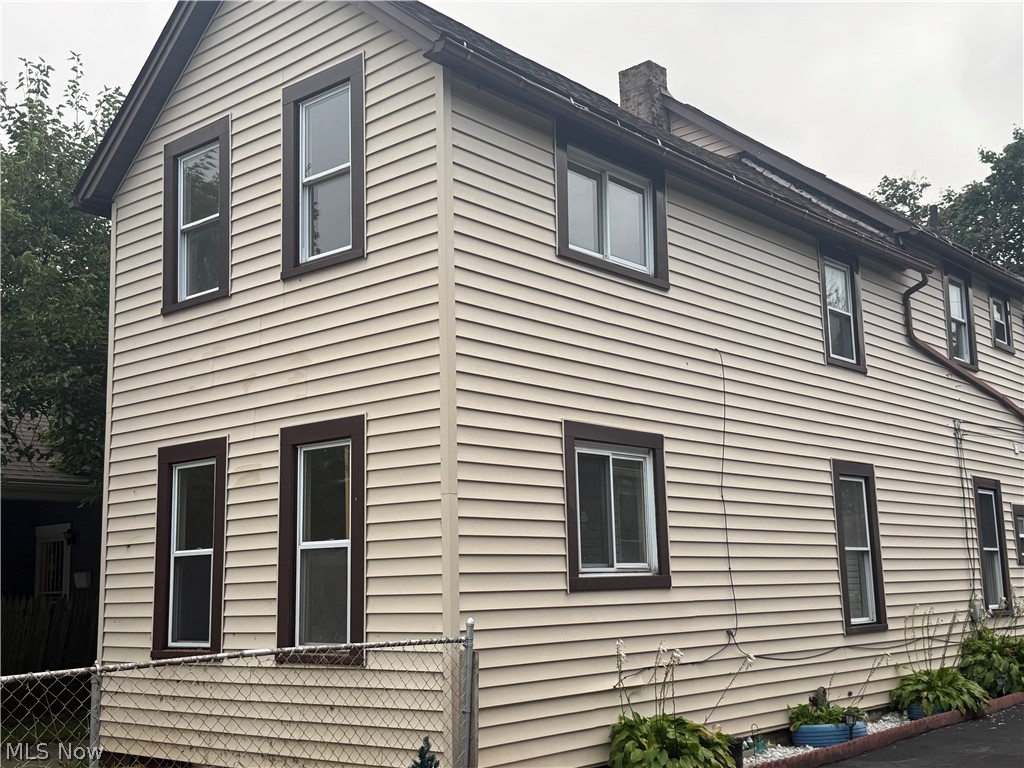 7619 Lawn Avenue Cleveland OH 44102