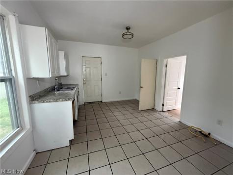 7619 Lawn Avenue Cleveland OH 44102
