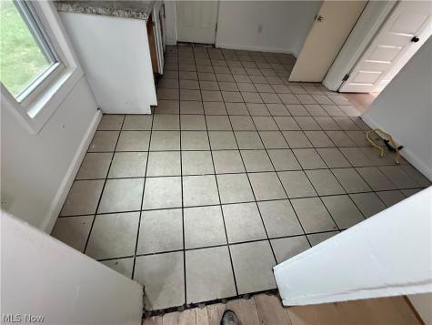7619 Lawn Avenue Cleveland OH 44102