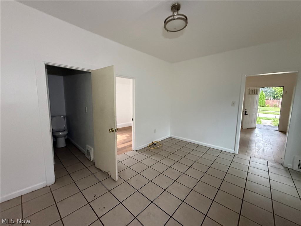 7619 Lawn Avenue Cleveland OH 44102
