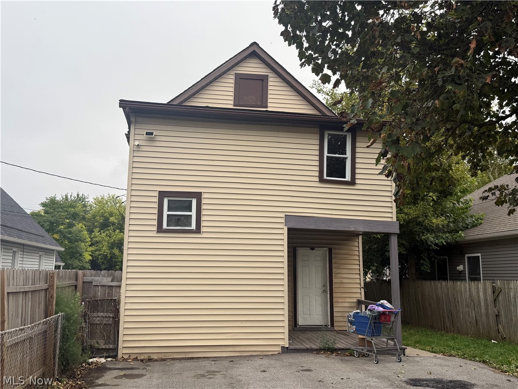 7619 Lawn Avenue Cleveland OH 44102