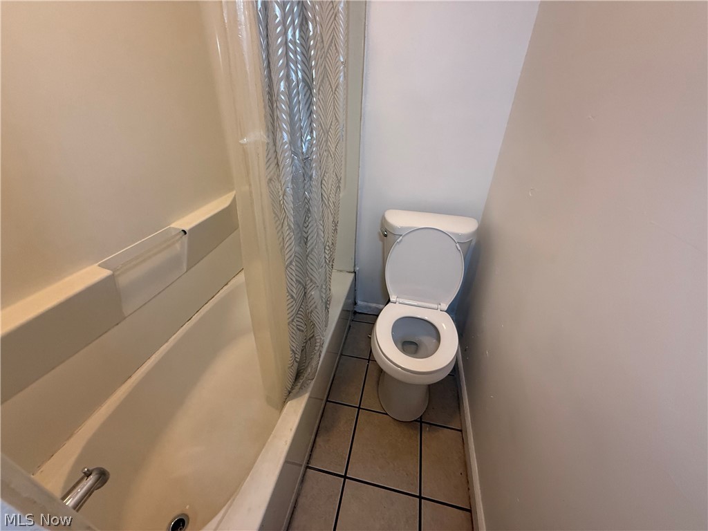 7619 Lawn Avenue Cleveland OH 44102