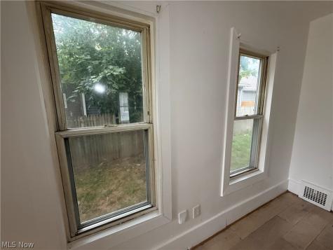 7619 Lawn Avenue Cleveland OH 44102