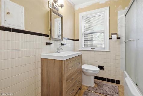 4079 Okalona Road South Euclid OH 44121