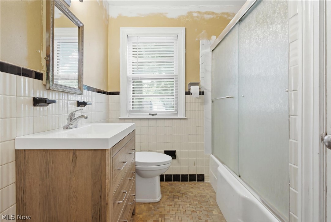 4079 Okalona Road South Euclid OH 44121