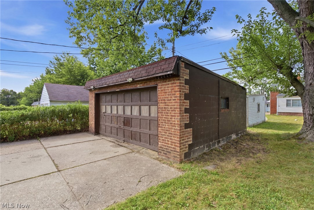 4079 Okalona Road South Euclid OH 44121