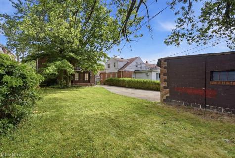 4079 Okalona Road South Euclid OH 44121