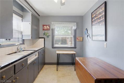 4079 Okalona Road South Euclid OH 44121