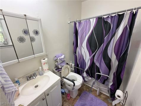 367 Fuller Street Akron OH 44306