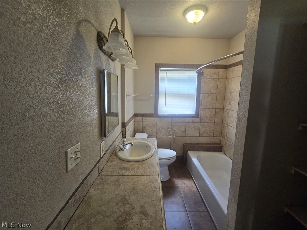 2424 Elm Street Youngstown OH 44505