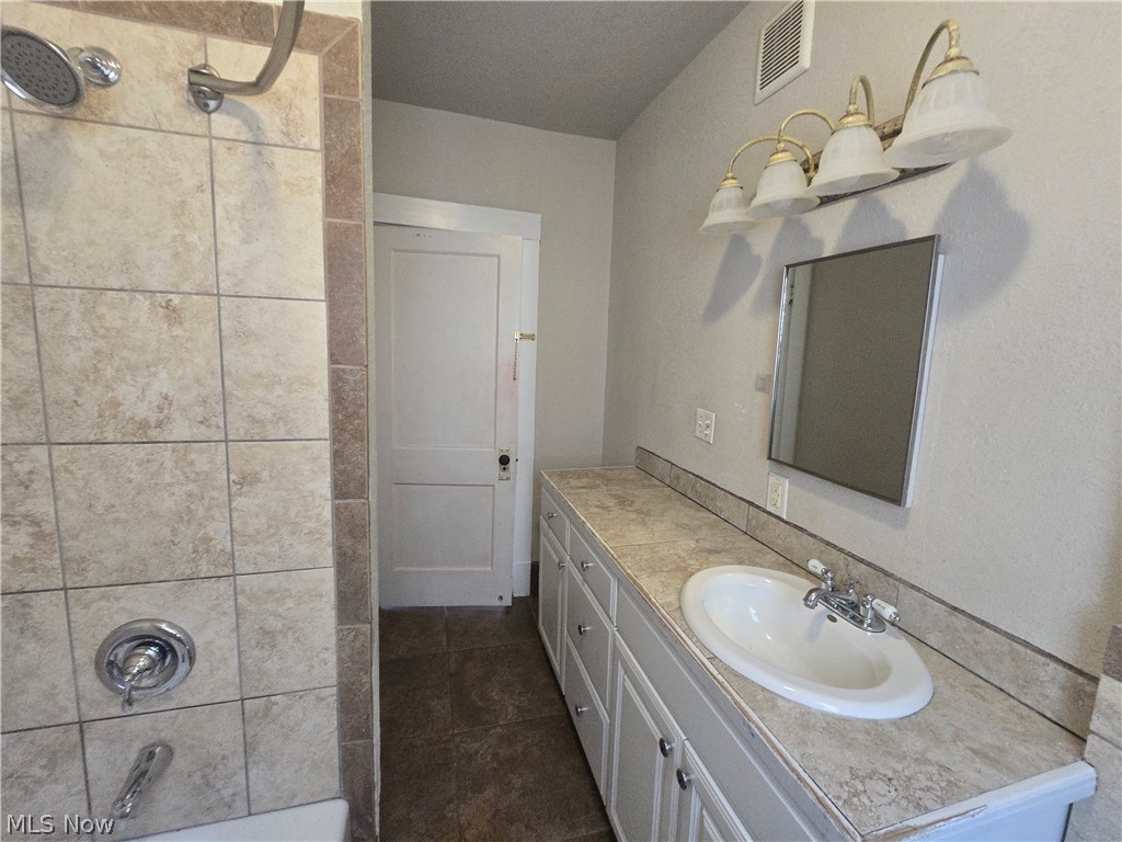 2424 Elm Street Youngstown OH 44505