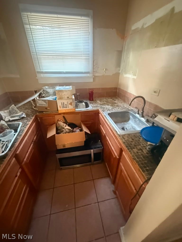 1261 E 71st Street E Cleveland OH 44103