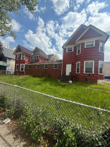 1261 E 71st Street E Cleveland OH 44103