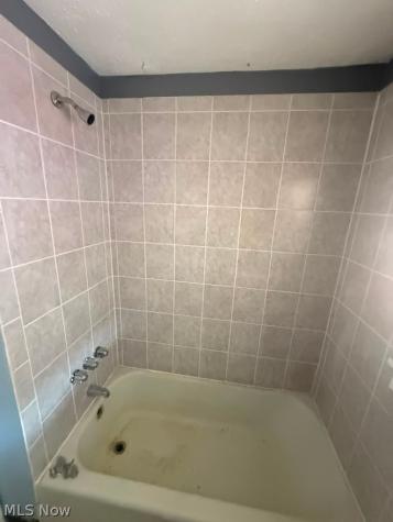 1261 E 71st Street E Cleveland OH 44103