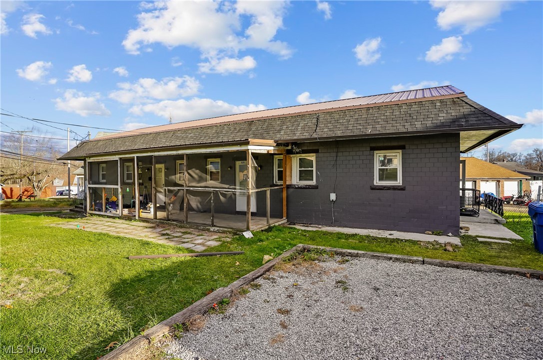 1017 Broadway Street Masury OH 44438