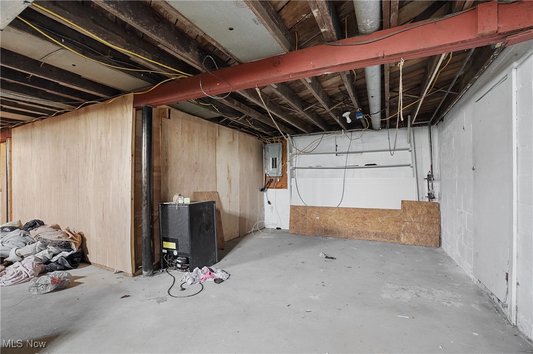 1017 Broadway Street Masury OH 44438