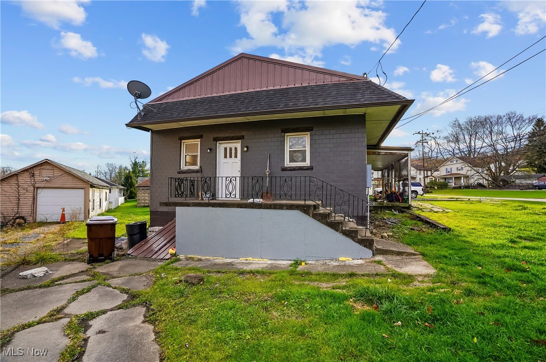 1017 Broadway Street Masury OH 44438