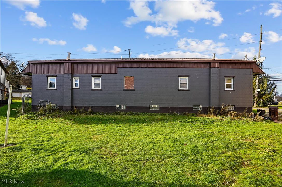 1017 Broadway Street Masury OH 44438