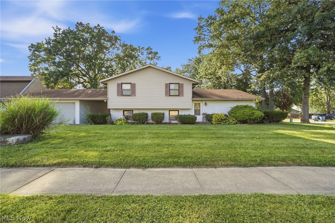 1401-1403 Lindenwood Drive Lorain OH 44053