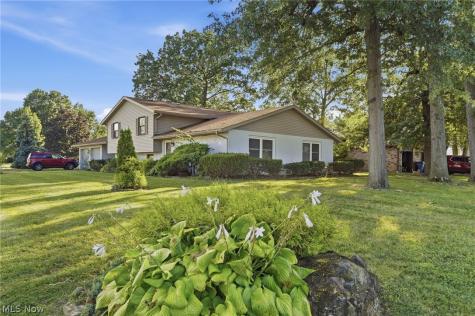 1401-1403 Lindenwood Drive Lorain OH 44053