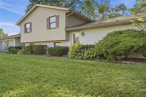 1401-1403 Lindenwood Drive Lorain OH 44053
