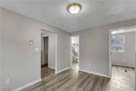 3305 Roanoke Avenue Cleveland OH 44109