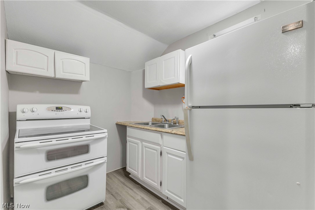 3305 Roanoke Avenue Cleveland OH 44109