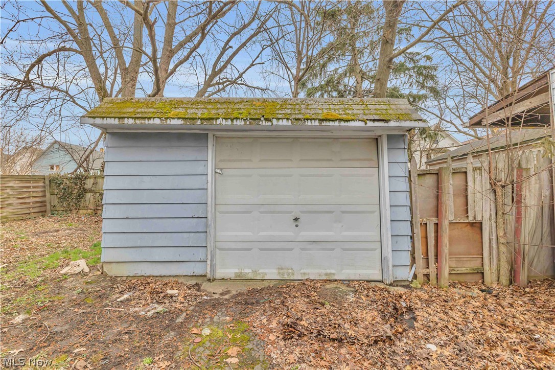 3305 Roanoke Avenue Cleveland OH 44109