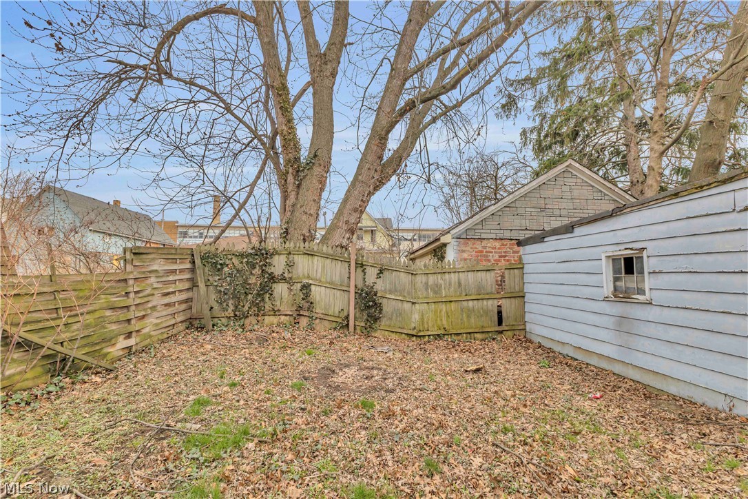 3305 Roanoke Avenue Cleveland OH 44109