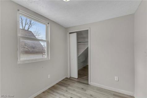 3305 Roanoke Avenue Cleveland OH 44109